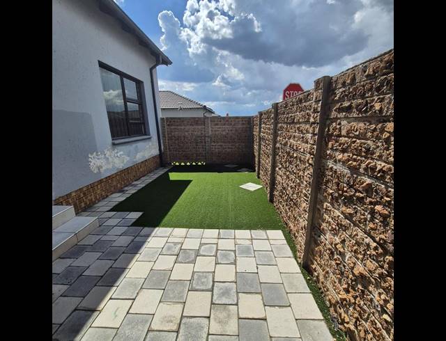 3 BEDROOM PROPERTY TO RENT IN PARKRAND